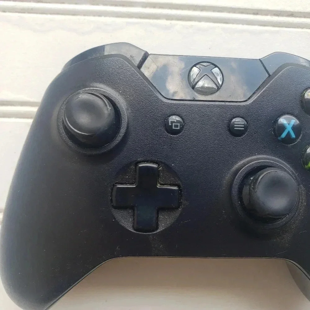 Microsoft Xbox Wireless Controller Carbon Black No Battery Included not tested